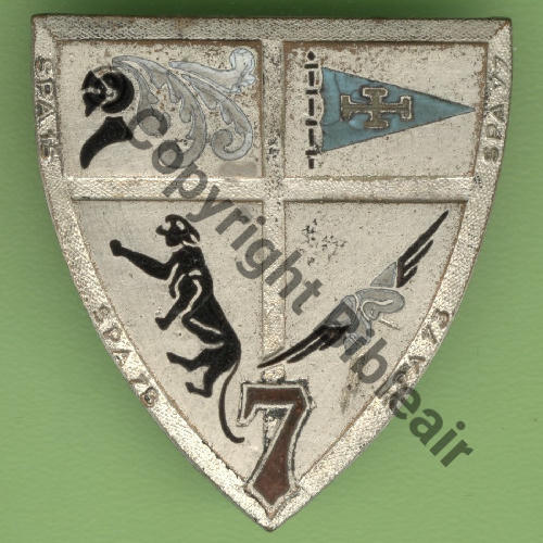 A0548 07e.EC 39 DIJON A0548NH  A.AUGIS ST.BARTH LYON 3Lignes en creux Broche Dos lisse  Pattes non rouges No449 Src.Y.GENTY 50Eur 